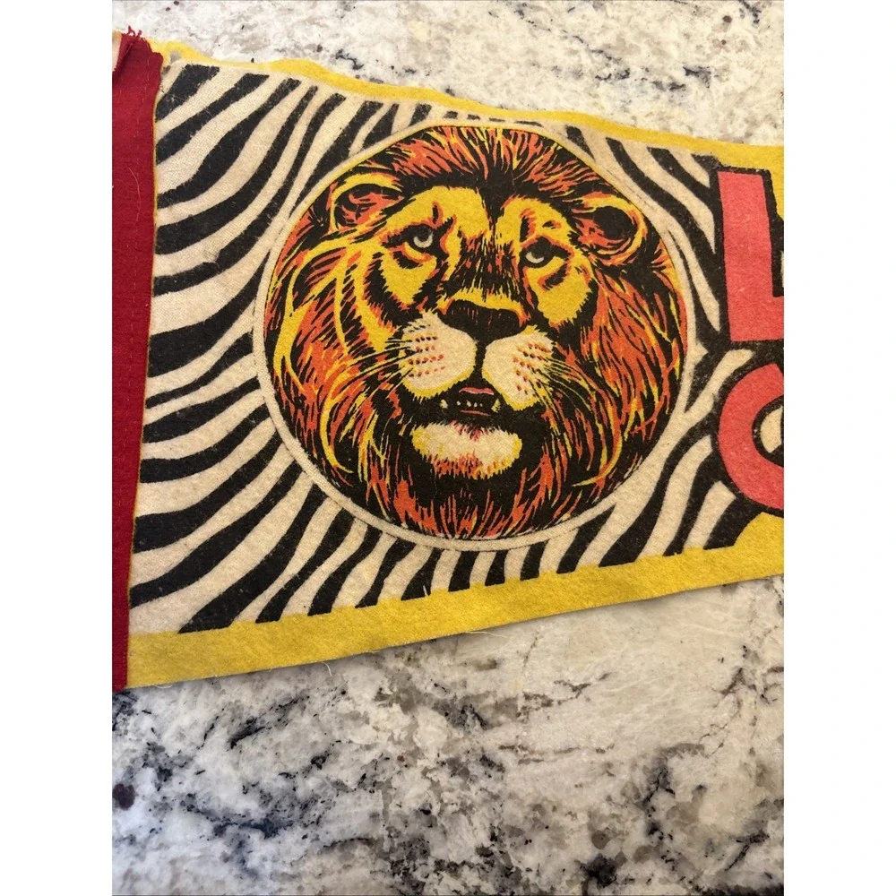 Vintage Lion Country Safari Pennant West Palm Beach Florida Souvenir Flag